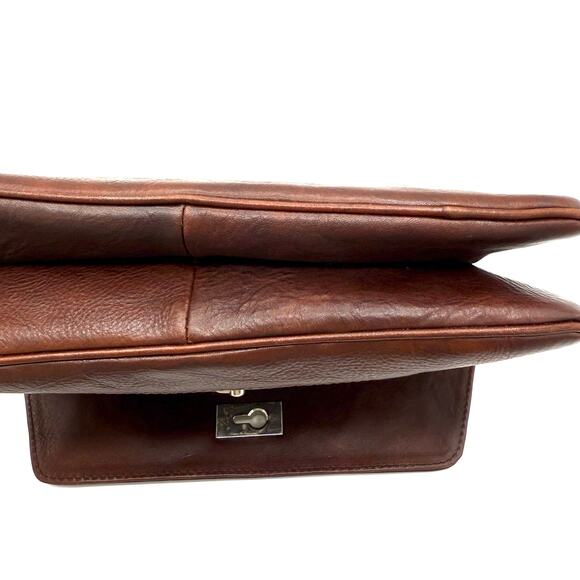 Vintage 60s Taurus Brown Leather Clutch Bag w/ Red Enamel Clasp Mod Purse - Picture 10 of 16